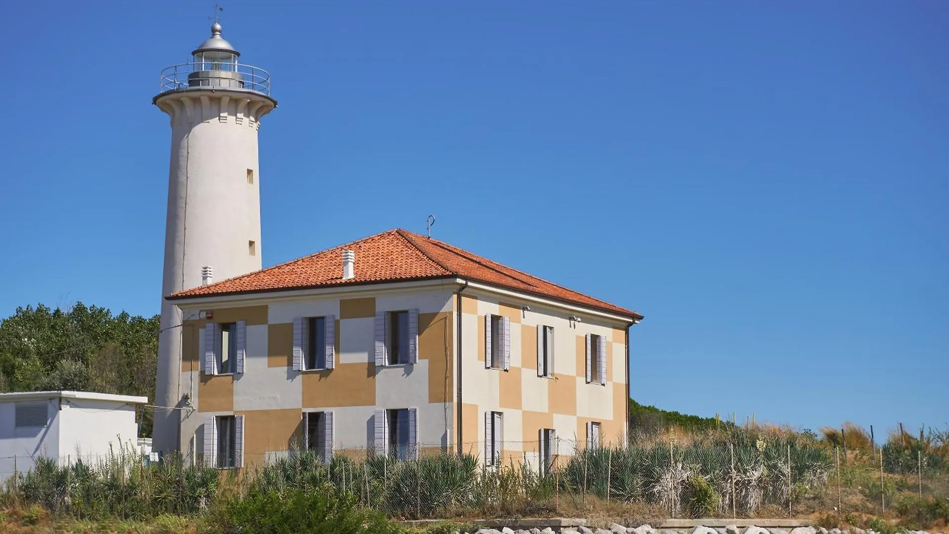 Bright Apartment With Private Garden - Beahost Bibione 0*,  Italy