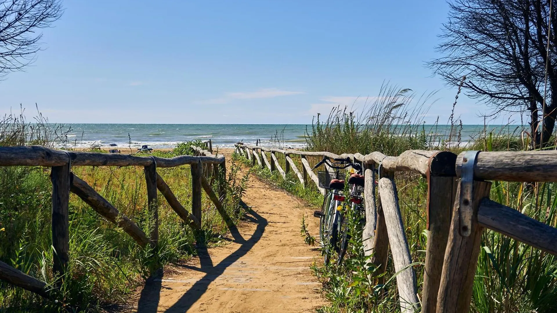 Bright Apartment With Private Garden - Beahost Bibione Italy
